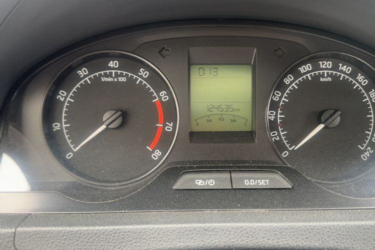 Used Skoda Rapid 2013 1.6L Automatic Smart Selection Model Odometer Close Up