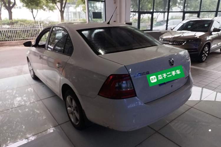 Used Skoda Rapid 2013 1.4L Manual Smart Selection Trim Rear Left 45 Deg