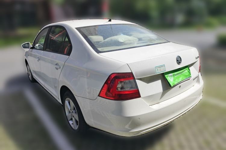 Used Skoda Rapid 2013 1.6L Manual Smart Selection Model Rear Left 45 Deg
