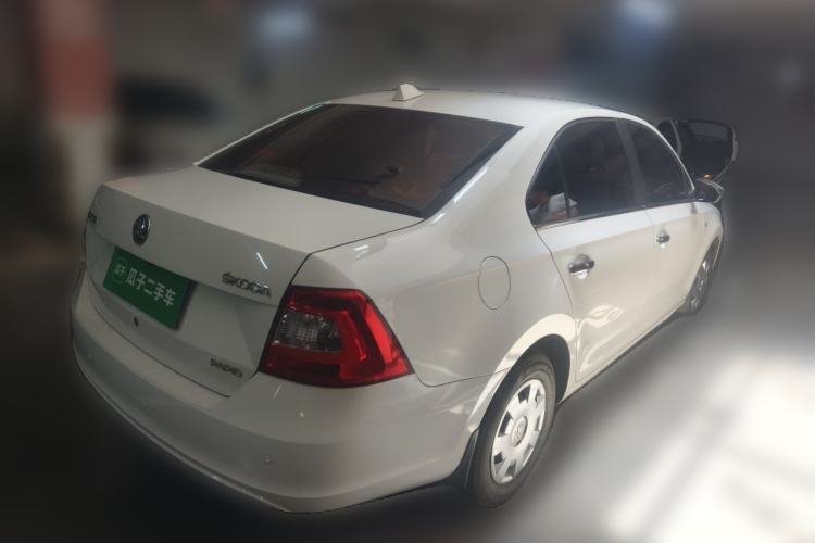 Used Skoda Rapid 2013 1.4L Manual Enjoyment Model Rear Right 45 Deg