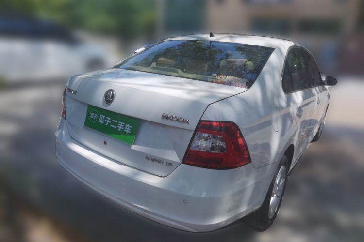 Used Skoda Rapid 2013 1.6L Automatic Smart Selection Model Rear Right 45 Deg