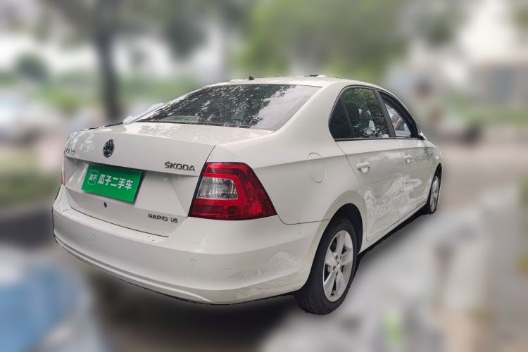 Used Skoda Rapid 2013 1.6L Automatic Smart Selection Model Rear Right 45 Deg