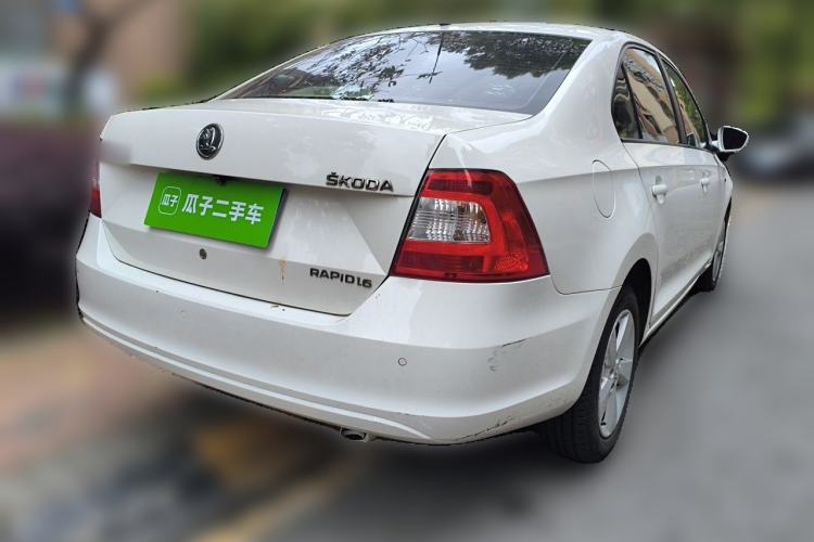 Used Skoda Rapid 2013 1.6L Automatic Smart Selection Model Rear Right 45 Deg