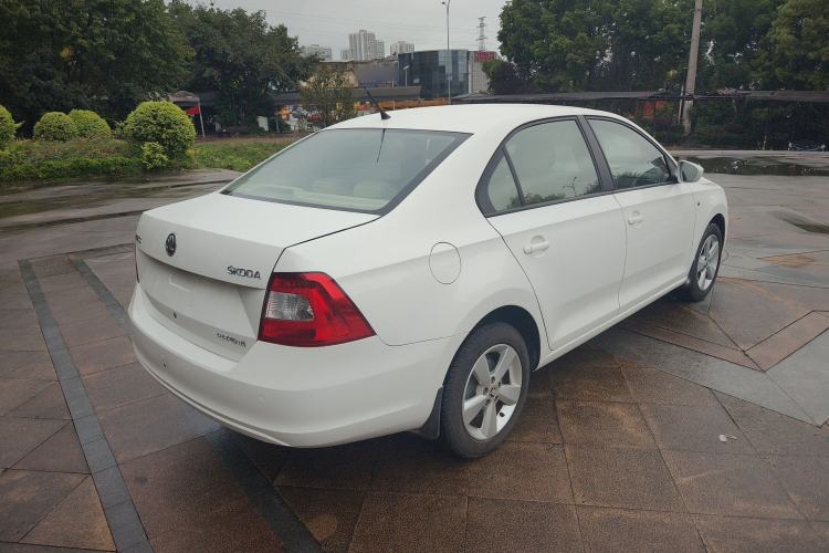 Used Skoda Rapid 2013 1.6L Automatic Smart Selection Model Rear Right 45 Deg