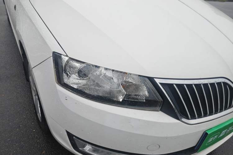 Used Skoda Rapid 2013 1.6L Automatic Smart Selection Model Right Front Headlight