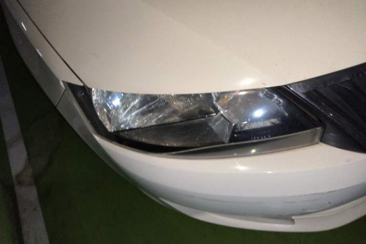 Used Skoda Rapid 2013 1.4L Manual Enjoyment Model Right Front Headlight