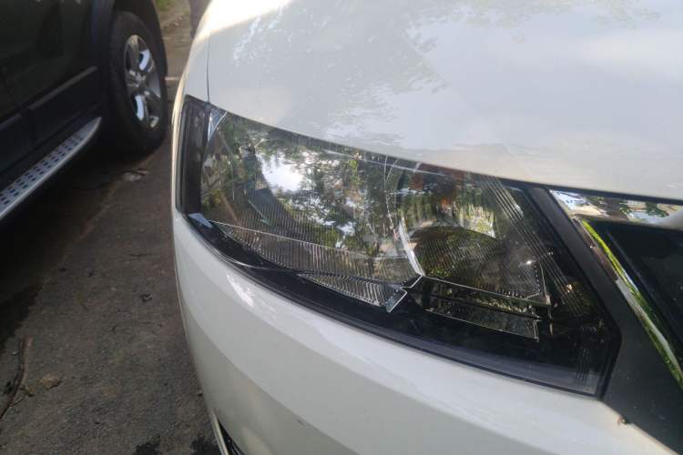 Used Skoda Rapid 2013 1.6L Manual Smart Selection Model Right Front Headlight