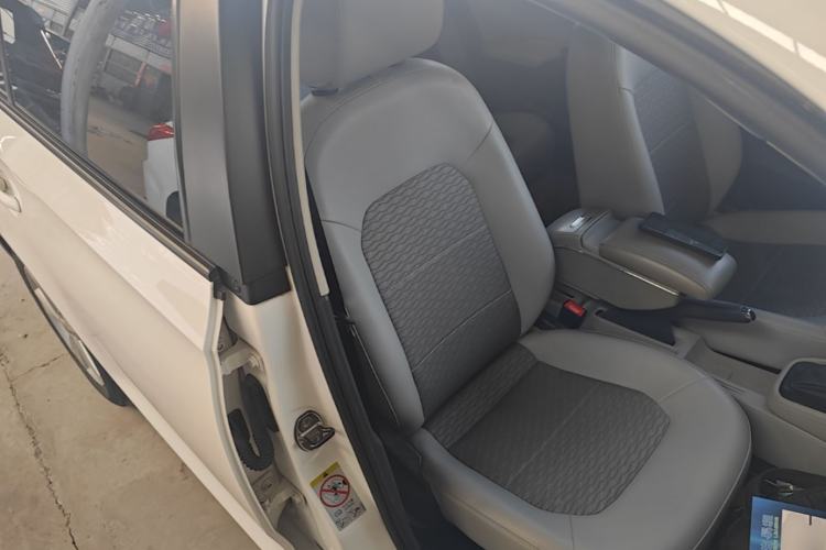 Used Skoda Rapid 2013 1.6L Automatic Smart Selection Model Right Front Seat