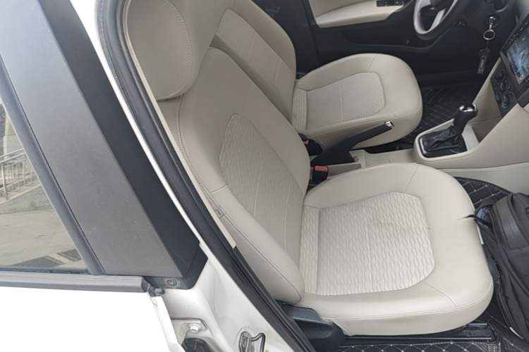 Used Skoda Rapid 2013 1.6L Automatic Smart Selection Model Right Front Seat
