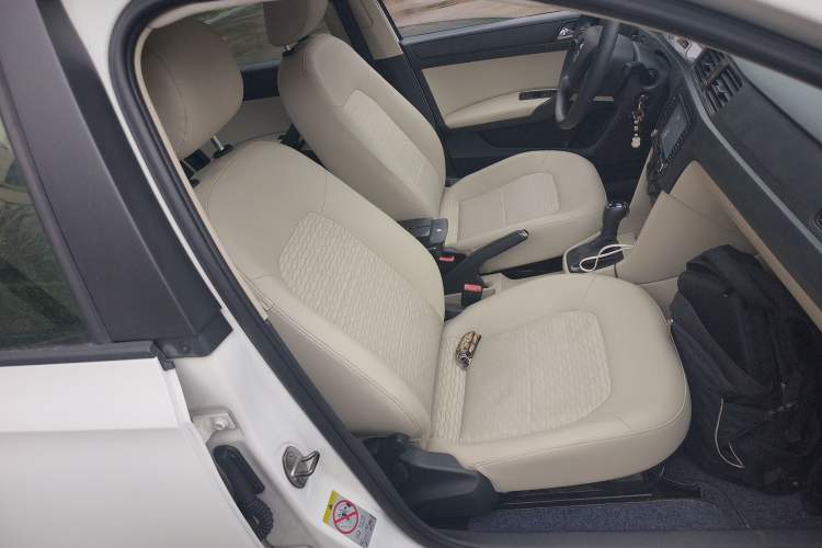 Used Skoda Rapid 2013 1.6L Automatic Smart Selection Model Right Front Seat