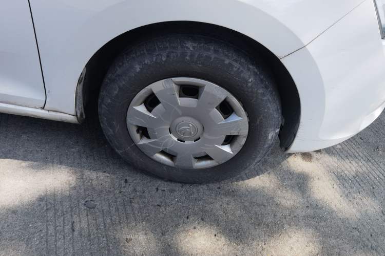 Used Skoda Rapid 2013 1.6L Manual Enjoyment Model Right Front Wheel Hub