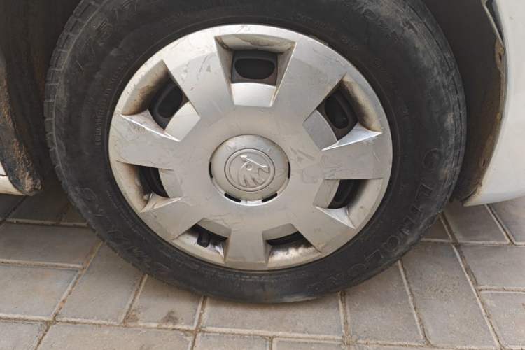 Used Skoda Rapid 2013 1.4L Manual Enjoyment Model Right Front Wheel Hub