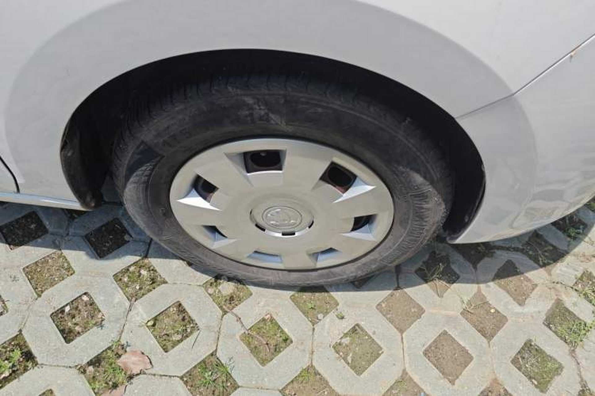 Used Skoda Rapid 2013 1.6L Manual Enjoyment Model Right Front Wheel Hub