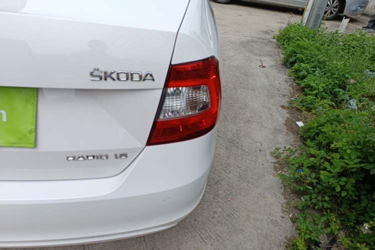Used Skoda Rapid 2013 1.6L Automatic Smart Selection Model Right Rear Taillight