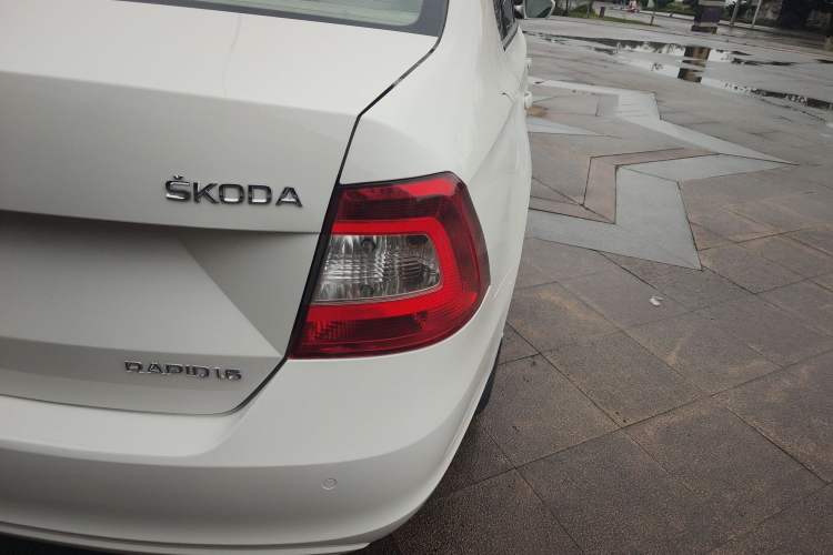 Used Skoda Rapid 2013 1.6L Automatic Smart Selection Model Right Rear Taillight