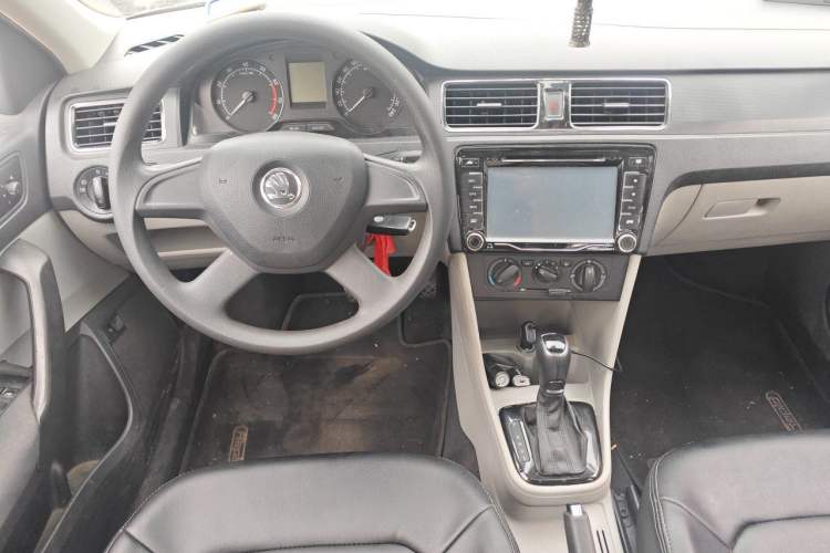 Used Skoda Rapid 2013 1.6L Automatic Smart Selection Model Steering Wheel