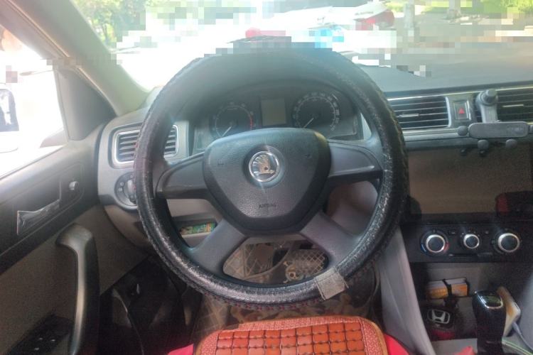 Used Skoda Rapid 2013 1.6L Automatic Smart Selection Model Steering Wheel