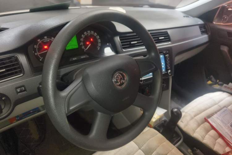 Used Skoda Rapid 2013 1.4L Manual Enjoyment Model Steering Wheel