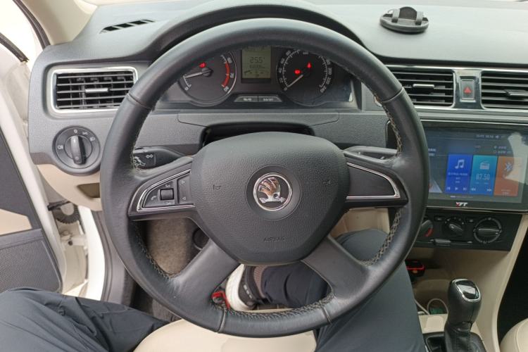 Used Skoda Rapid 2013 1.6L Automatic Smart Selection Model Steering Wheel