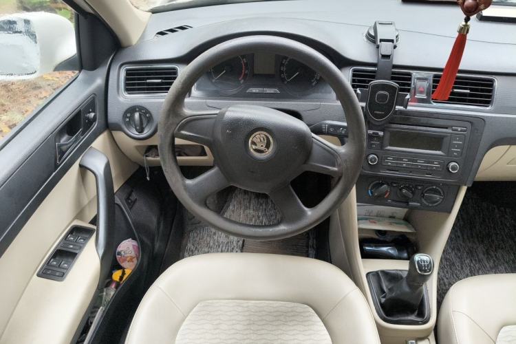 Used Skoda Rapid 2013 1.6L Manual Smart Selection Model Steering Wheel