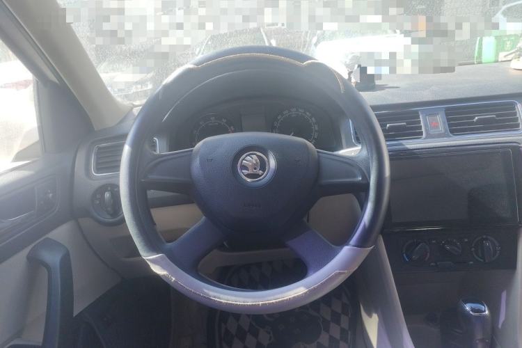 Used Skoda Rapid 2013 1.6L Automatic Smart Selection Model Steering Wheel