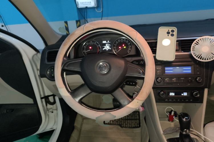 Used Skoda Rapid 2013 1.6L Automatic Preferred Model Steering Wheel