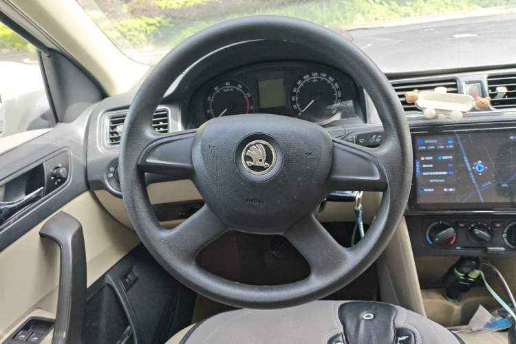 Used Skoda Rapid 2013 1.6L Manual Smart Selection Model Steering Wheel