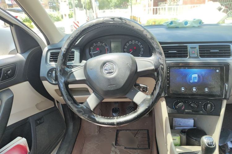 Used Skoda Rapid 2013 1.6L Manual Smart Selection Model Steering Wheel