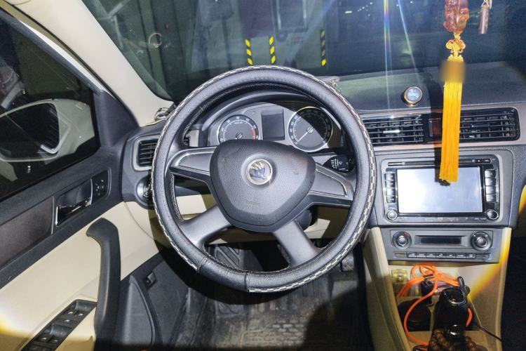 Used Skoda Rapid 2013 1.6L Automatic Preferred Model Steering Wheel