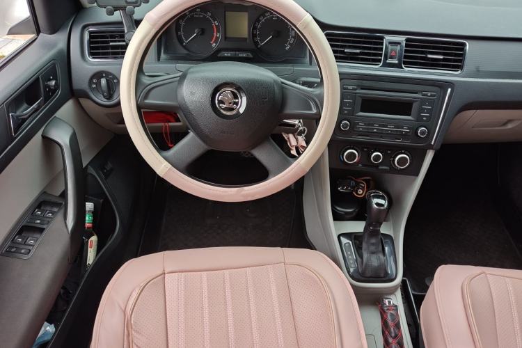 Used Skoda Rapid 2013 1.6L Automatic Smart Selection Model Steering Wheel