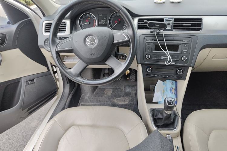 Used Skoda Rapid 2013 1.6L Manual Preferred Version Steering Wheel