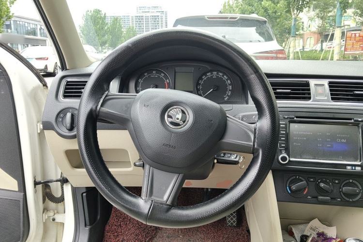 Used Skoda Rapid 2013 1.6L Manual Smart Selection Model Steering Wheel