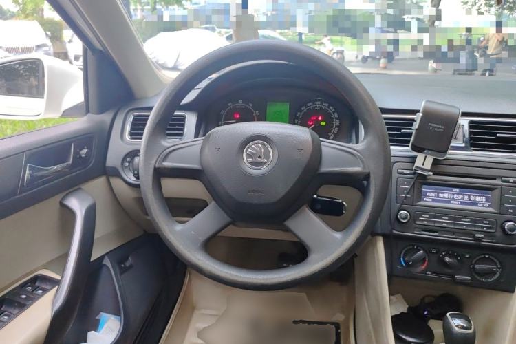 Used Skoda Rapid 2013 1.6L Automatic Smart Selection Model Steering Wheel
