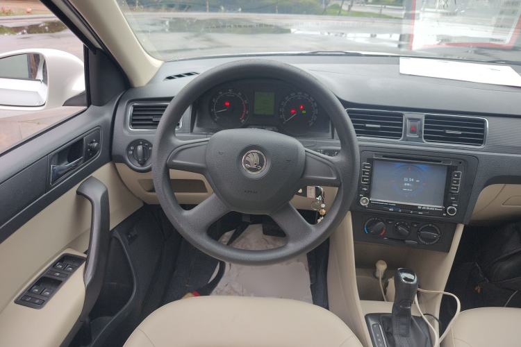 Used Skoda Rapid 2013 1.6L Automatic Smart Selection Model Steering Wheel
