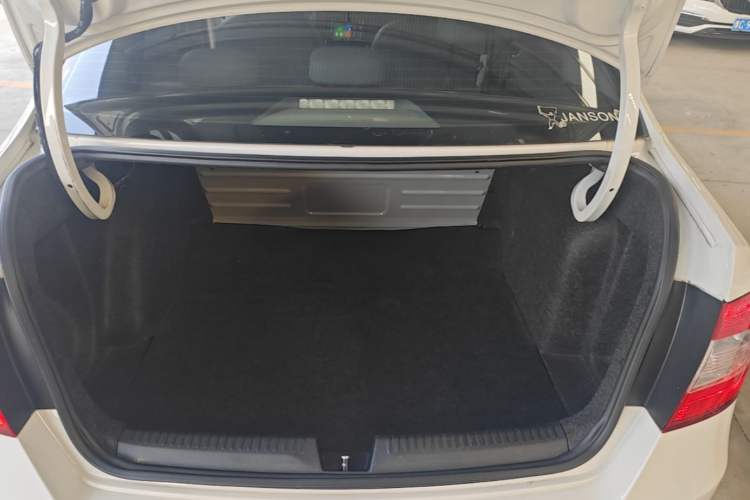 Used Skoda Rapid 2013 1.6L Automatic Smart Selection Model Trunk