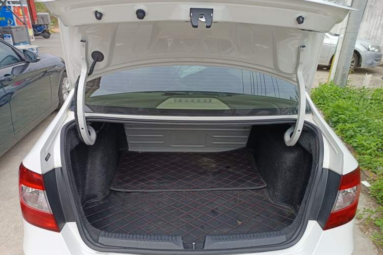 Used Skoda Rapid 2013 1.6L Automatic Smart Selection Model Trunk