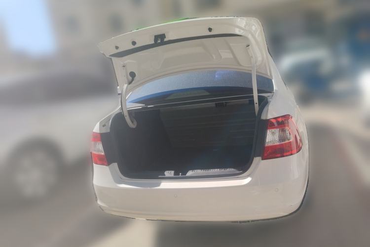 Used Skoda Rapid 2013 1.6L Automatic Smart Selection Model Trunk