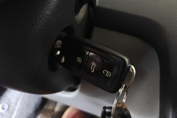 Used Skoda Rapid 2013 1.6L Manual Smart Selection Model Vehicle Key