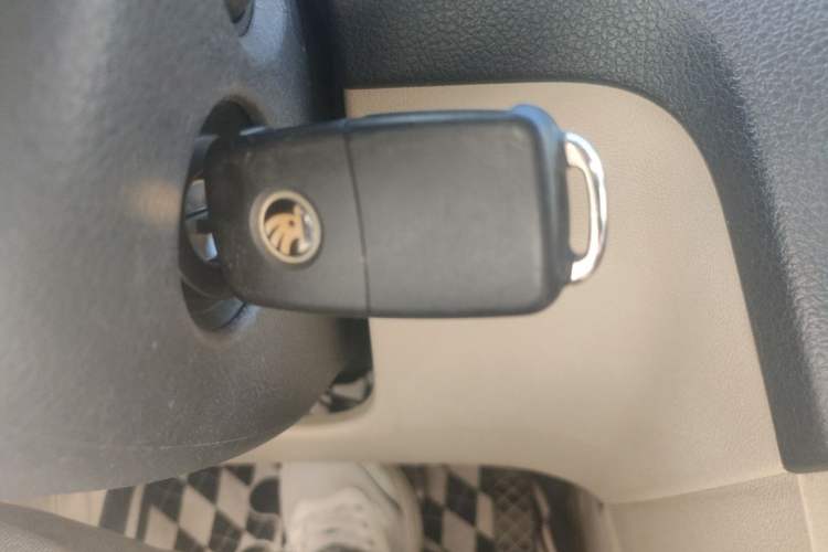 Used Skoda Rapid 2013 1.6L Automatic Smart Selection Model Vehicle Key