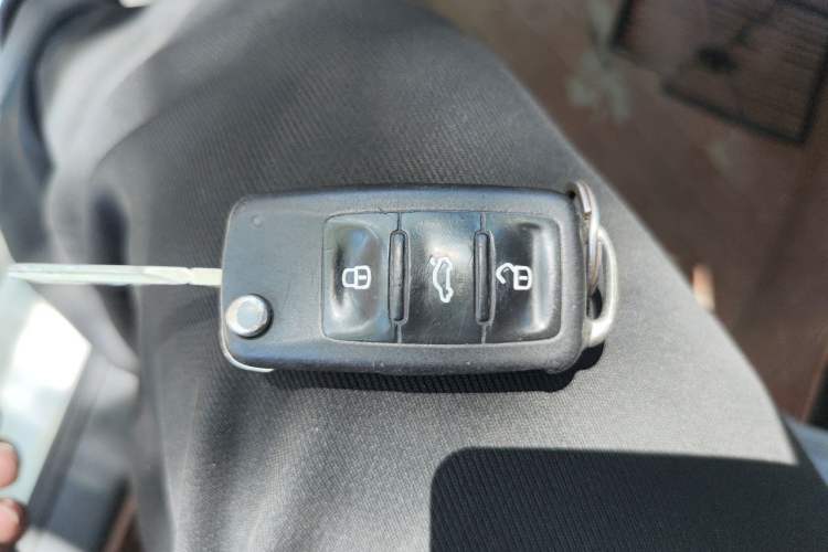 Used Skoda Rapid 2013 1.6L Manual Smart Selection Model Vehicle Key
