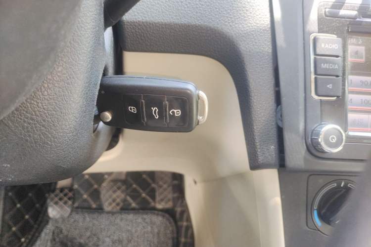 Used Skoda Rapid 2013 1.6L Manual Smart Selection Model Vehicle Key