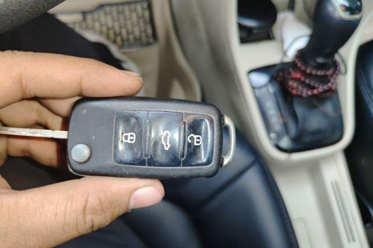 Used Skoda Rapid 2013 1.6L Automatic Smart Selection Model Vehicle Key
