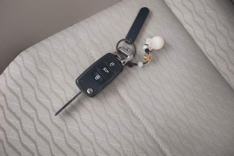 Used Skoda Rapid 2013 1.6L Automatic Smart Selection Model Vehicle Key