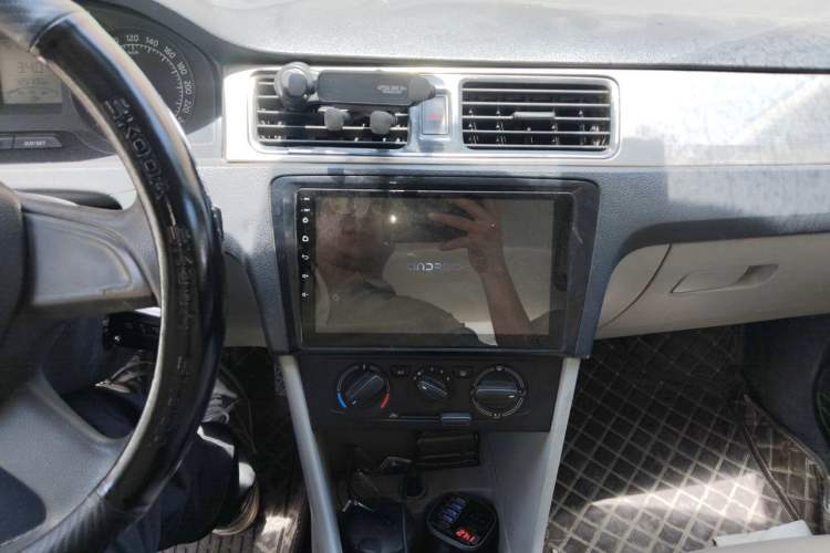 Used Skoda Rapid 2013 1.6L Manual Smart Selection Model Audio And AC Panel