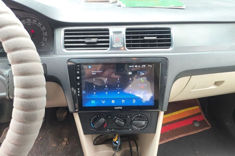 Used Skoda Rapid 2013 1.6L Manual Smart Selection Model Audio And AC Panel