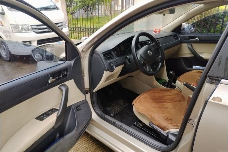 Used Skoda Rapid 2013 1.6L Manual Smart Selection Model Driver Seat