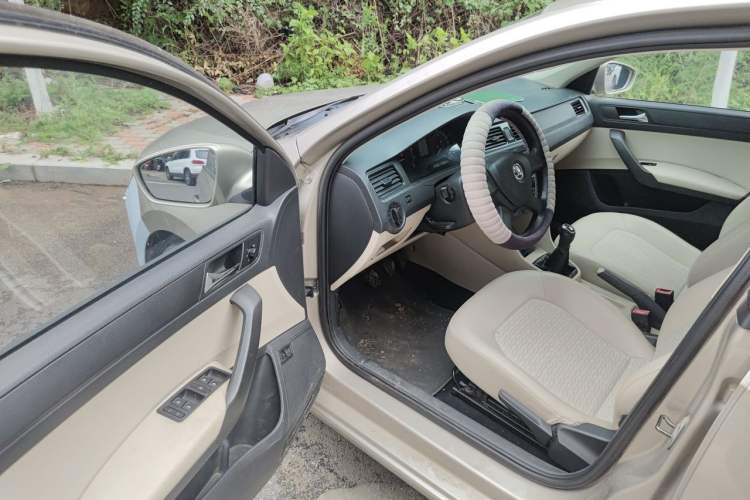 Used Skoda Rapid 2013 1.6L Manual Smart Selection Model Driver Seat