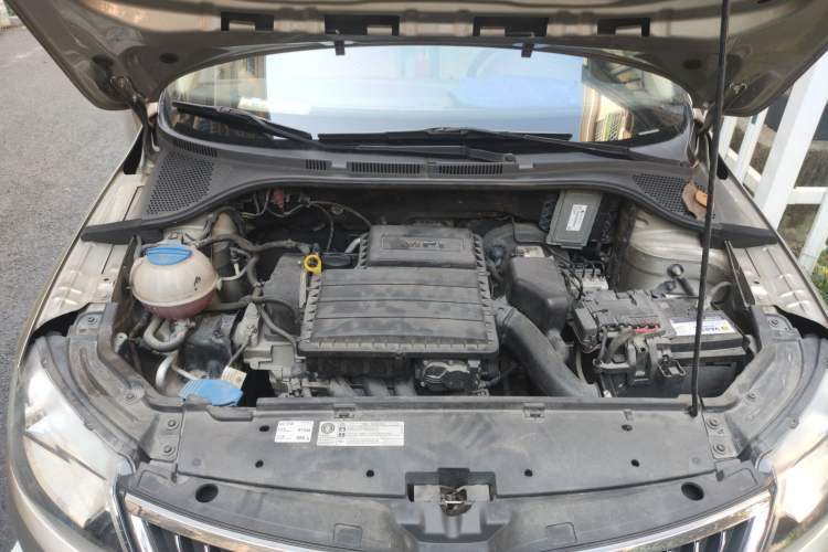 Used Skoda Rapid 2013 1.6L Manual Preferred Version Engine Bay