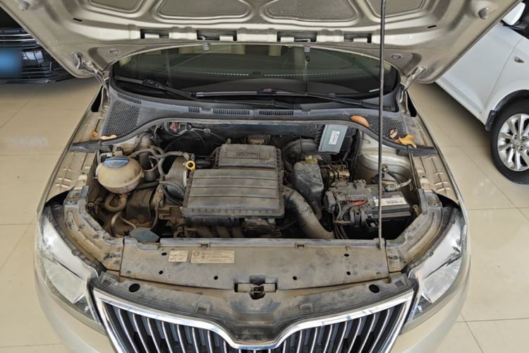 Used Skoda Rapid 2013 1.6L Manual Preferred Version Engine Bay