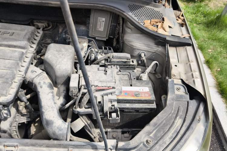 Used Skoda Rapid 2013 1.6L Automatic Smart Selection Model Engine Bay Left